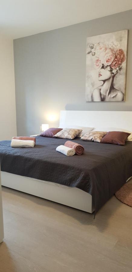 Apartman Zizula Kastela Luaran gambar