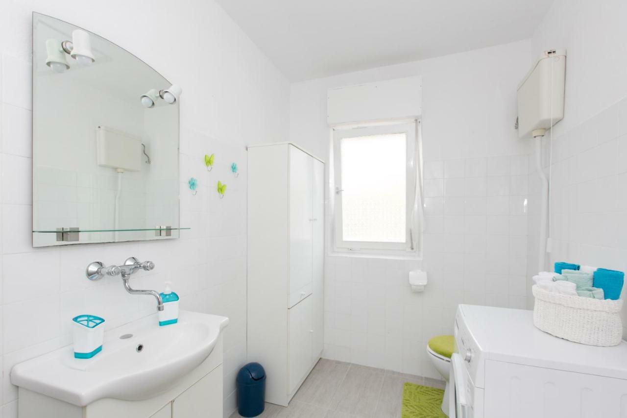Apartman Zizula Kastela Luaran gambar